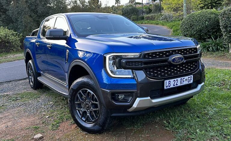Comparison: Ford Ranger XLT 2.0 Bi-Turbo vs Ford Ranger Wildtrak 3.0 V6 ...